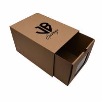 Картонная коробка с логотипом